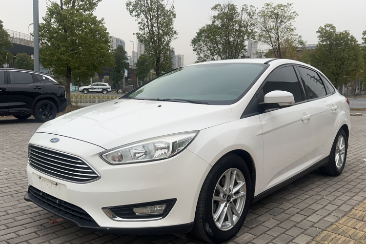 福特 福克斯 2015款 三厢 EcoBoost 125 自动超能风尚型车身外观6002