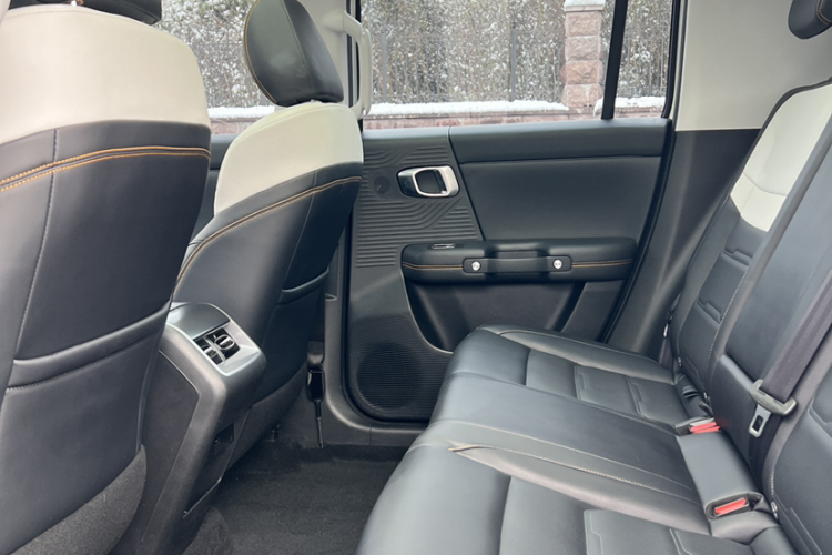 北京越野 北京BJ30 2024款 1.5T 魔核电驱进阶版中控内饰7003