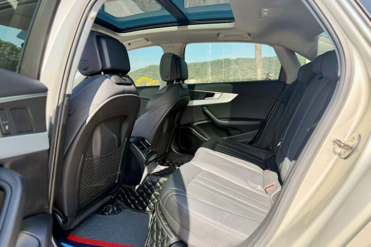 奥迪A4L 2020款 40 TFSI 豪华动感型中控内饰7003