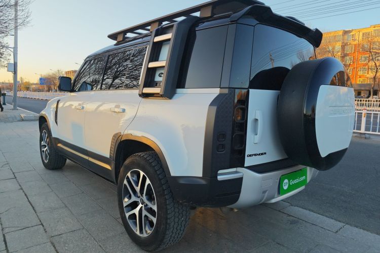 路虎卫士 2023款 改款 110 3.0T P400 暗黑特别版车身外观6005