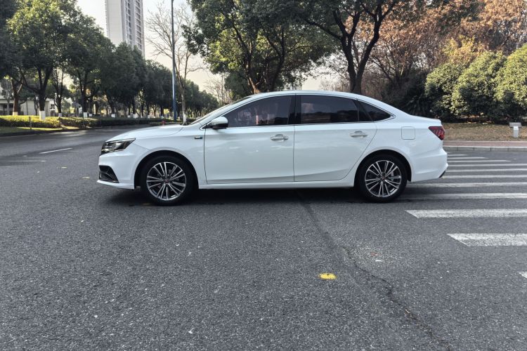 荣威i6 2020款 PLUS 1.6L CVT 4G互联荣耀旗舰版车身外观6002