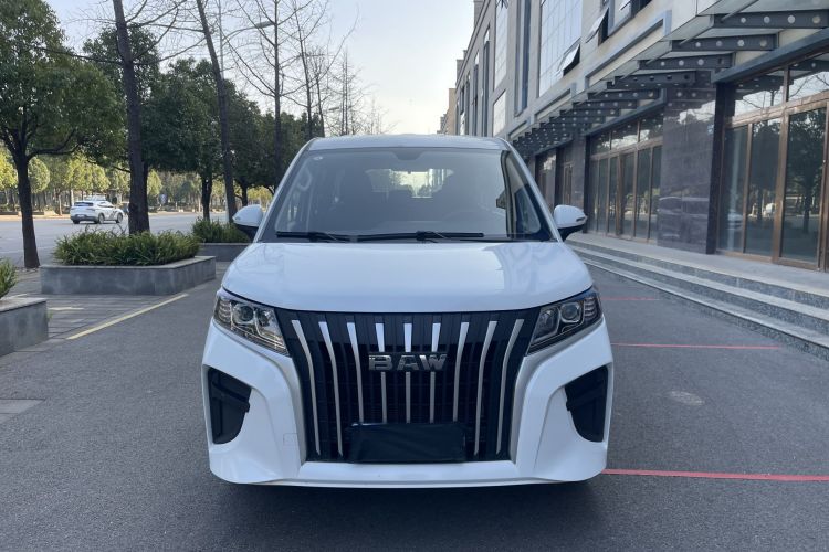 BAW北汽制造 锐胜王牌M7 2023款 2.0L 长轴创富型 9座车身外观6001