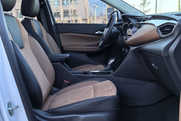 别克 昂科拉GX 2022款 332T CVT两驱豪华型中控内饰7005