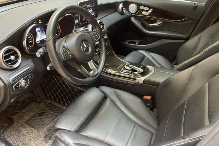 奔驰GLC 2019款 GLC 260 L 4MATIC 动感型中控内饰7014