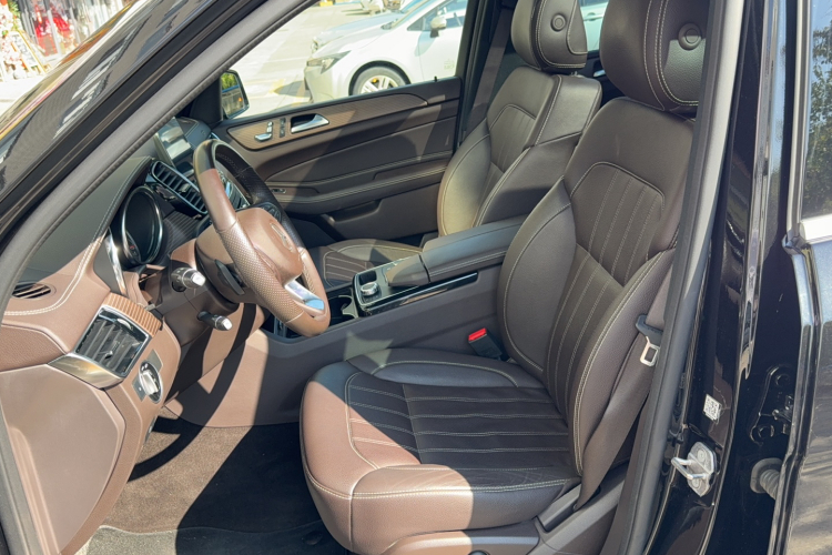 奔驰GLE 2018款 GLE 320 4MATIC 动感型臻藏版局部细节19