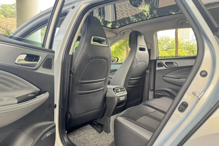 埃安 AION S Plus 2022款 70 智领版中控内饰7001