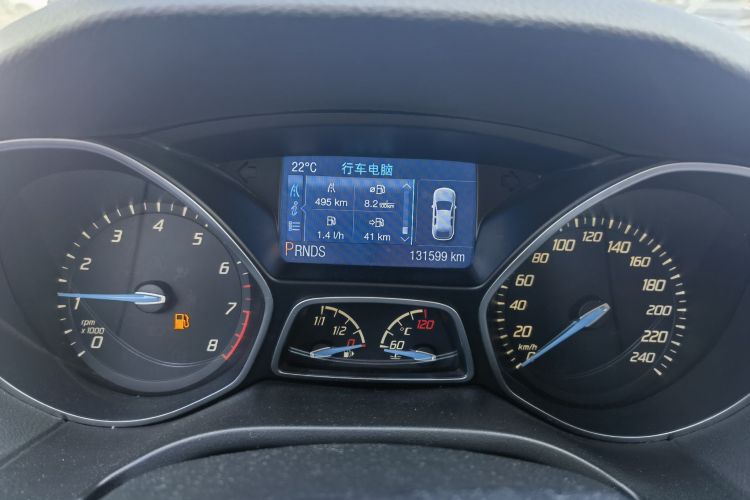 福特 福克斯 2012款 三厢 1.6L 自动风尚型中控内饰15