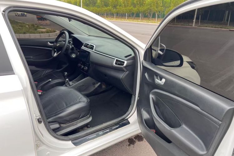 现代 瑞纳 2020款 1.4L 手动GL焕新版中控内饰7004