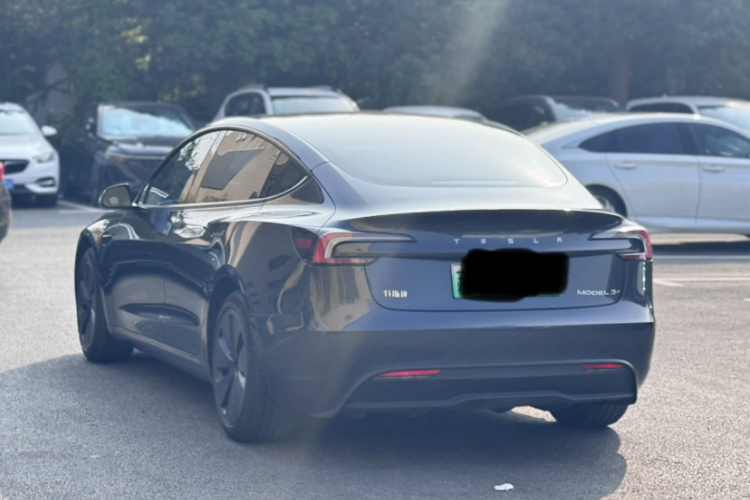 特斯拉 Model 3 2023款 长续航全轮驱动版车身外观6005