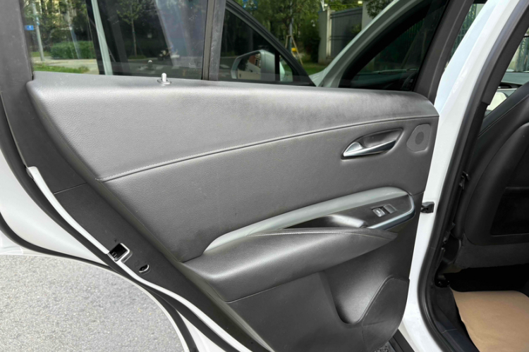 凯迪拉克XT4 2018款 28T 两驱领先型中控内饰7010