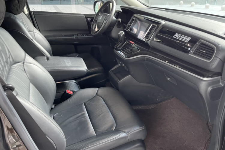 本田 艾力绅 2019款 2.0L 混动至尊版局部细节41