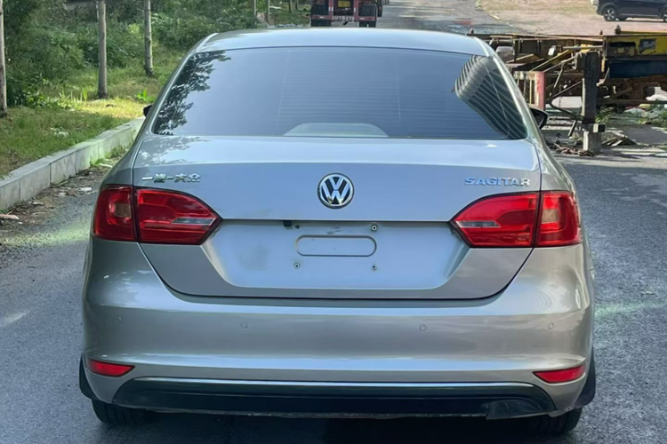 大众 速腾 2014款 1.6L 手动舒适型车身外观6004