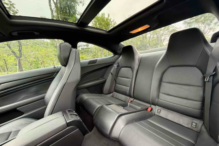 奔驰C级(进口) 2013款 C 180 轿跑版中控内饰7001