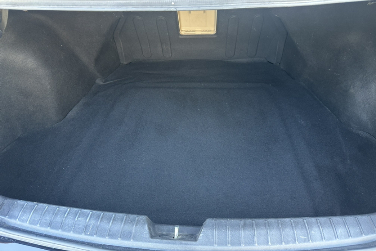 起亚K5 2014款 2.0L 手动GL局部细节23