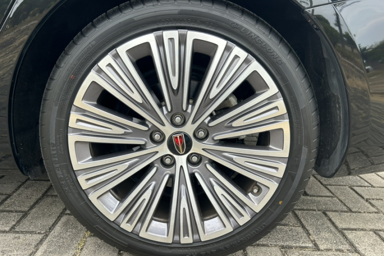 红旗H5 2022款 经典款 改款 1.8T 自动智联旗韵版车身外观6007