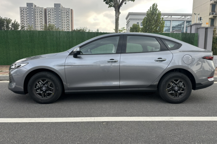 比亚迪 秦PLUS 2025款 DM-i 智驾版 128KM进取型车身外观6003