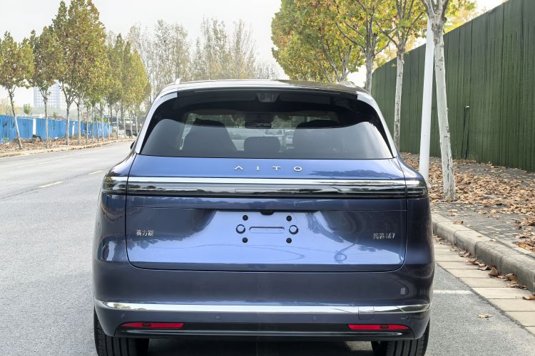 鸿蒙智行 问界M7 2026款 增程 Max四驱版 5座车身外观6005