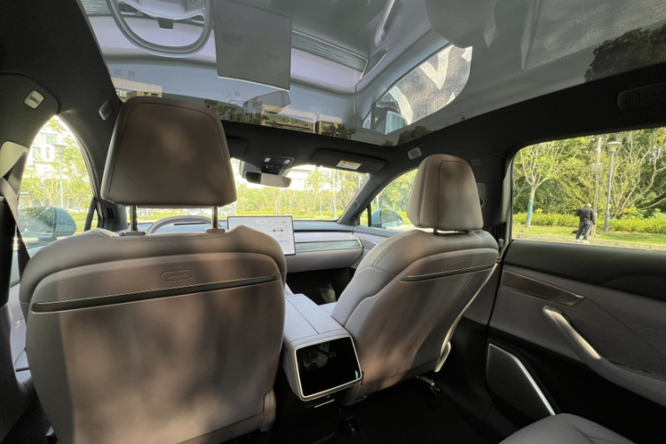 乐道L60 2024款 60kWh 后驱版中控内饰7003