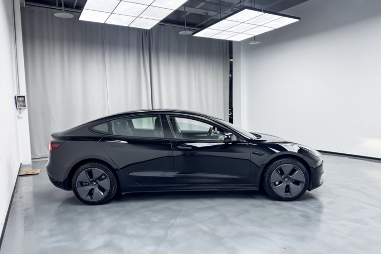 特斯拉 Model 3 2022款 后轮驱动版车身外观6003