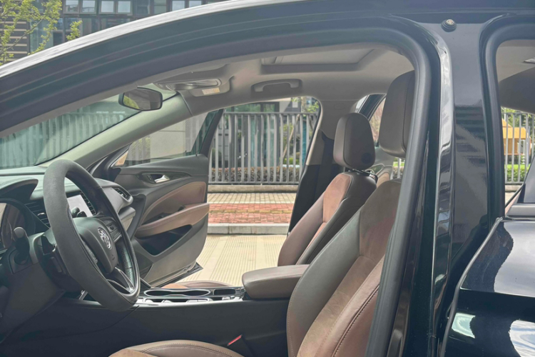 别克 君威 2020款 552T 豪华型中控内饰7002