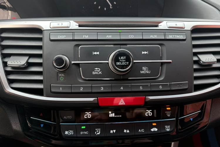 本田 雅阁 2016款 2.0L 精英版中控内饰7009