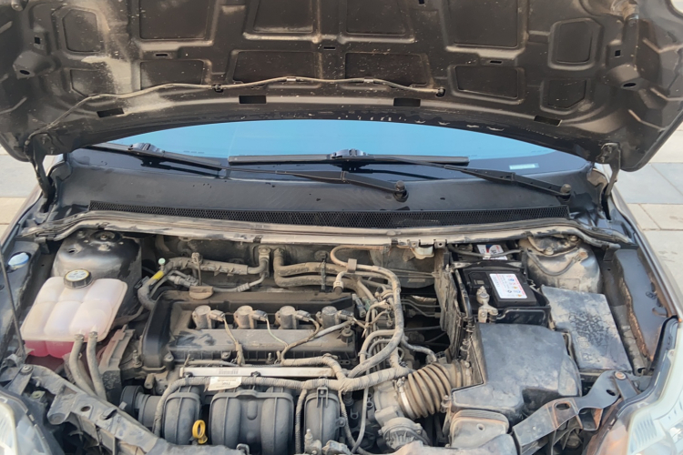 福特 福克斯 2013款 三厢经典 1.8L 手动基本型局部细节24