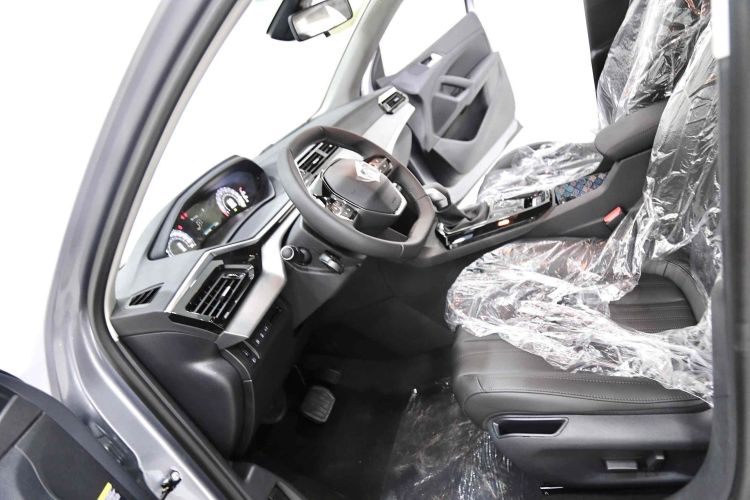 标致408 2024款 360THP 龘龘款 拉菲版中控内饰7002