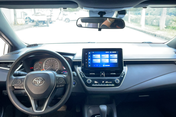 丰田 雷凌 2022款 185T CVT豪华版中控内饰7007