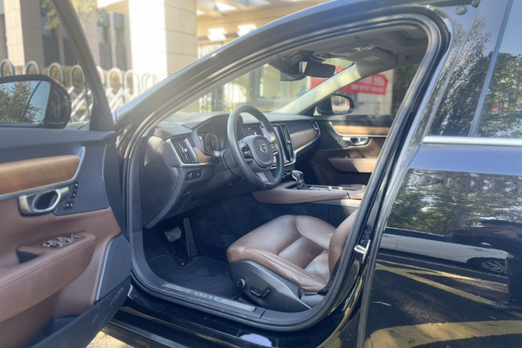 沃尔沃S90 2020款 T5 智逸豪华版车身外观6005