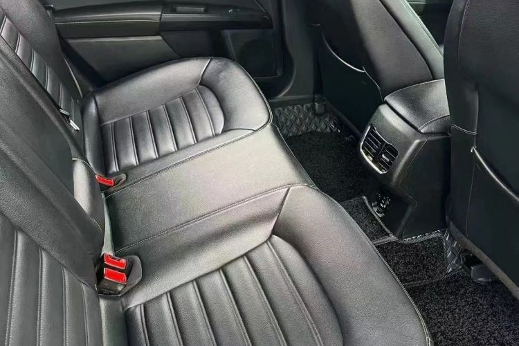 福特 蒙迪欧 2020款 EcoBoost 180 时尚型中控内饰7001