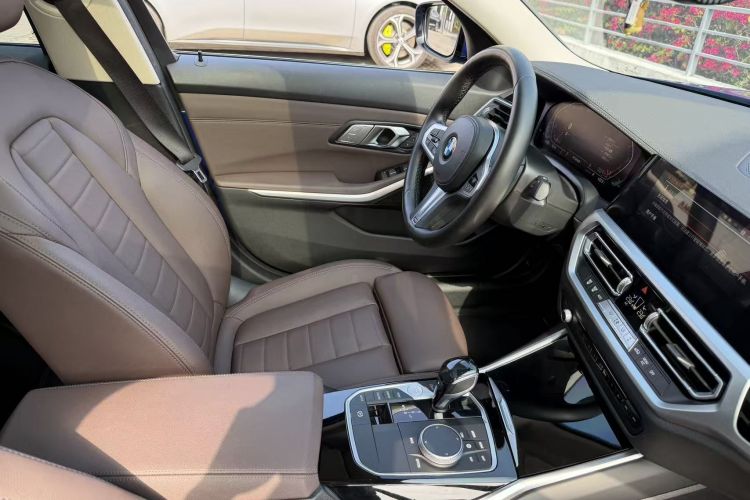 宝马3系 2020款 320Li M运动套装中控内饰7002