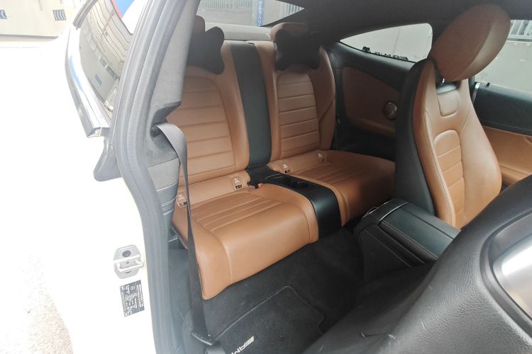 奔驰C级(进口) 2017款 改款 C 200 轿跑版中控内饰7004