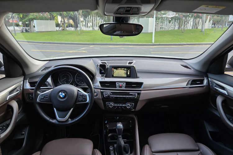 宝马X1 2016款 sDrive20Li 豪华型车身外观6011