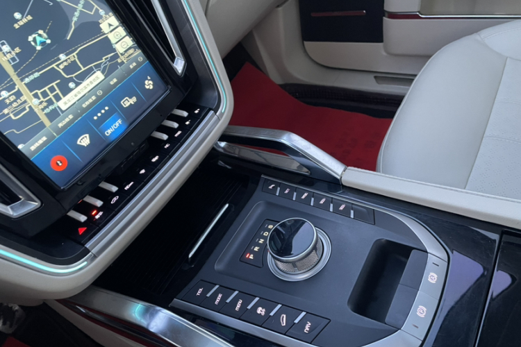 众泰T700 2017款 1.8T 双离合尊享型局部细节9005