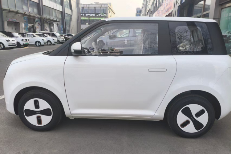 长安启源 长安Lumin 2026款 宝藏版 205km 心爱米 国轩车身外观6003