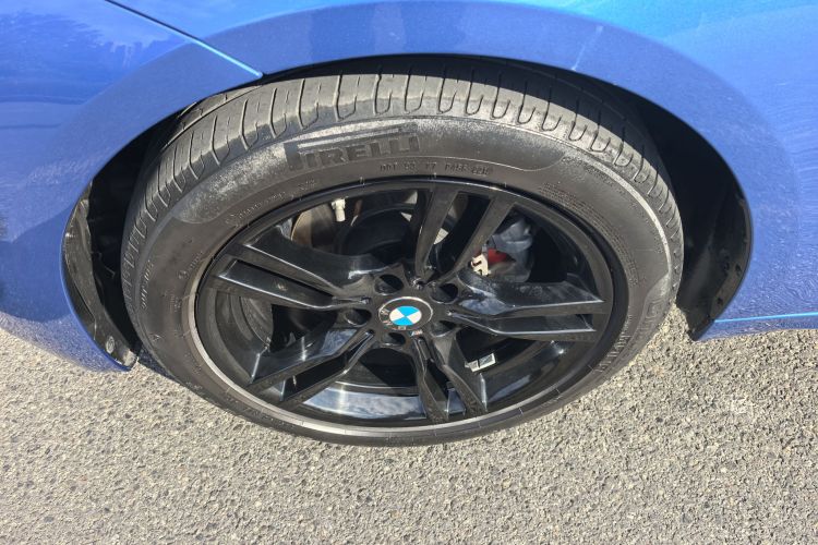 宝马3系GT 2019款  320i M运动曜夜版车身外观6008