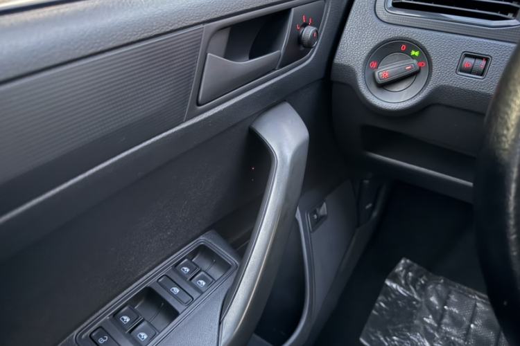 大众 桑塔纳 2019款 1.5L 手动风尚版 国VI中控内饰7011