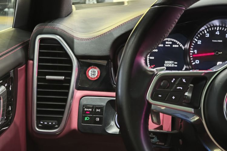 保时捷 2018款 Cayenne 3.0T中控内饰7002