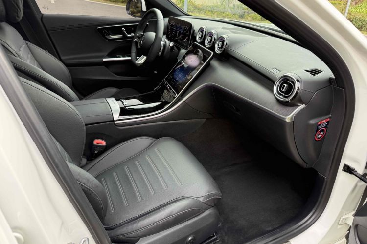 奔驰C级 2023款 改款 C 260 L 运动版中控内饰7009