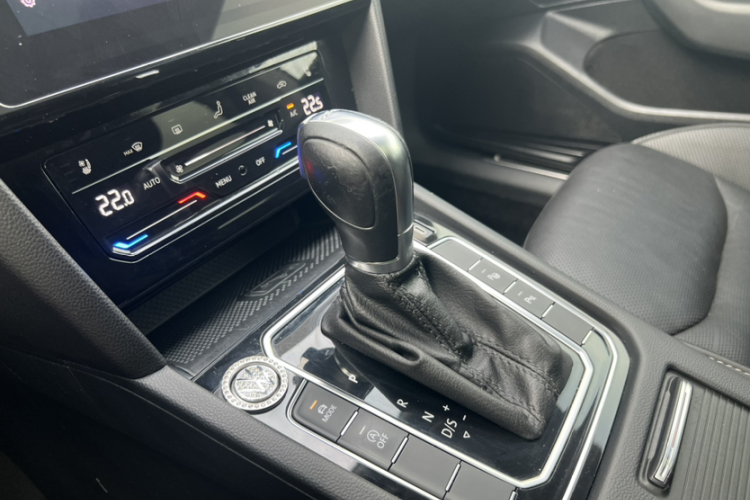 一汽-大众CC 2021款 380TSI 夺目版中控内饰7005