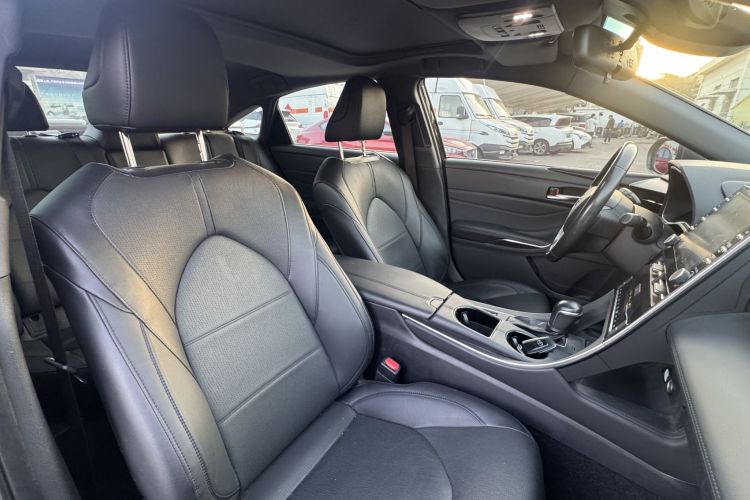 丰田 亚洲龙 2019款 2.0L XLE尊享版 国VI中控内饰7007