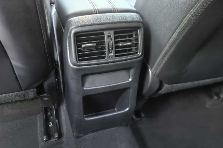 日产 逍客 2023款 经典 2.0L CVT XV舒适版中控内饰7009