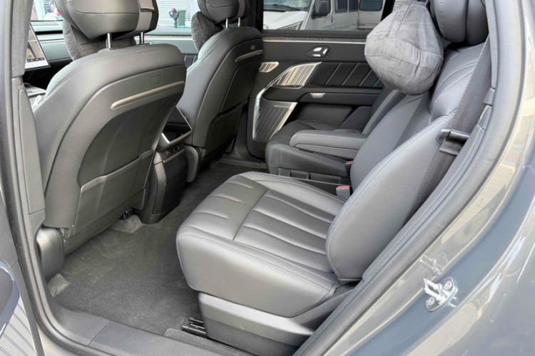 乐道L90 2025款 Max 六座版中控内饰7002