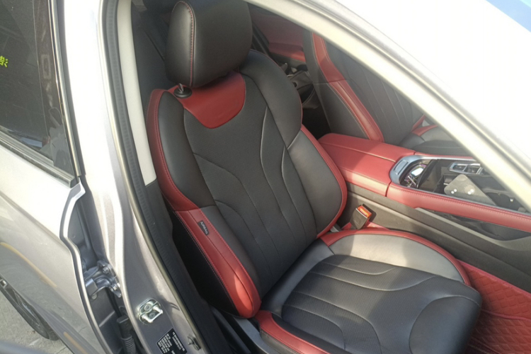 长安CS85 COUPE 2023款 1.5T DCT尊贵型中控内饰7009