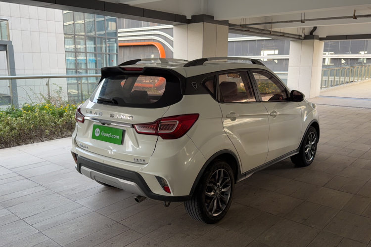 陆风X2 2017款 1.6L 手动铂锐版车身外观6004