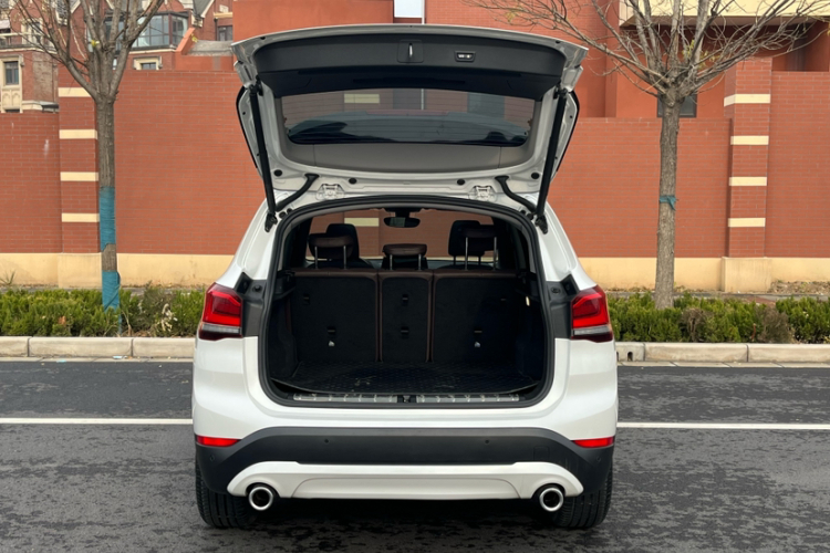 宝马X1 2021款 sDrive25Li 领先型车身外观6003