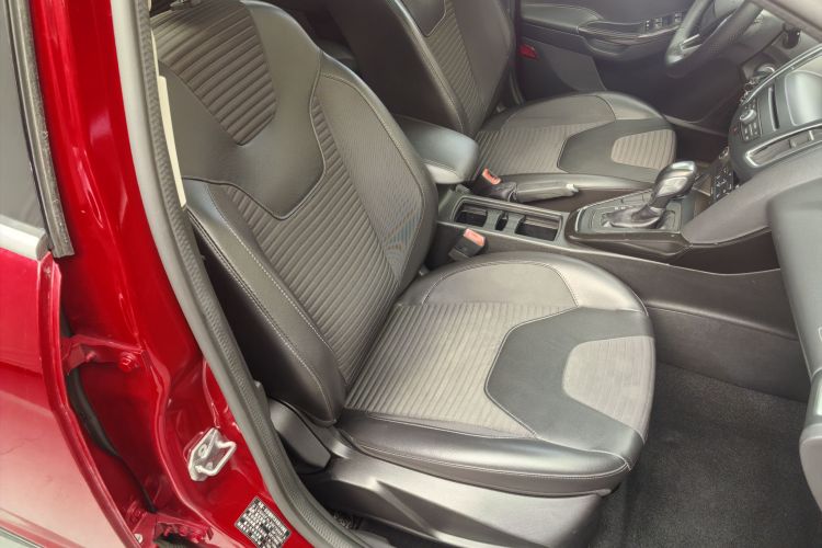 福特 福克斯 2015款 三厢 EcoBoost 180 自动精英型车身外观6005