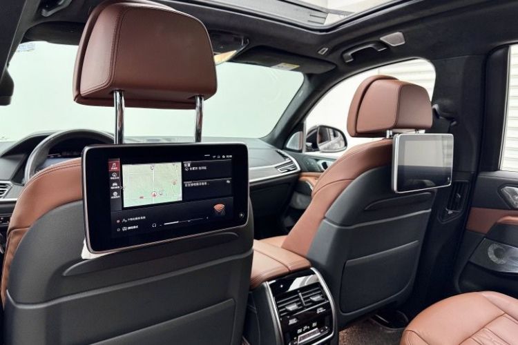 宝马X7 2019款 xDrive40i 行政型M运动套装中控内饰7007