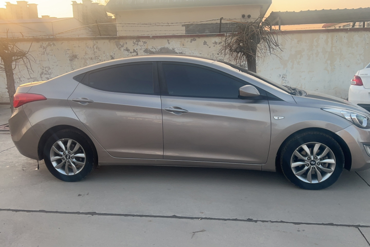 现代 朗动 2015款 1.6L 手动时尚型车身外观6002