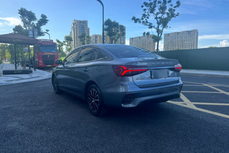 荣威i5 2021款 1.5L 手动钻石版车身外观6002